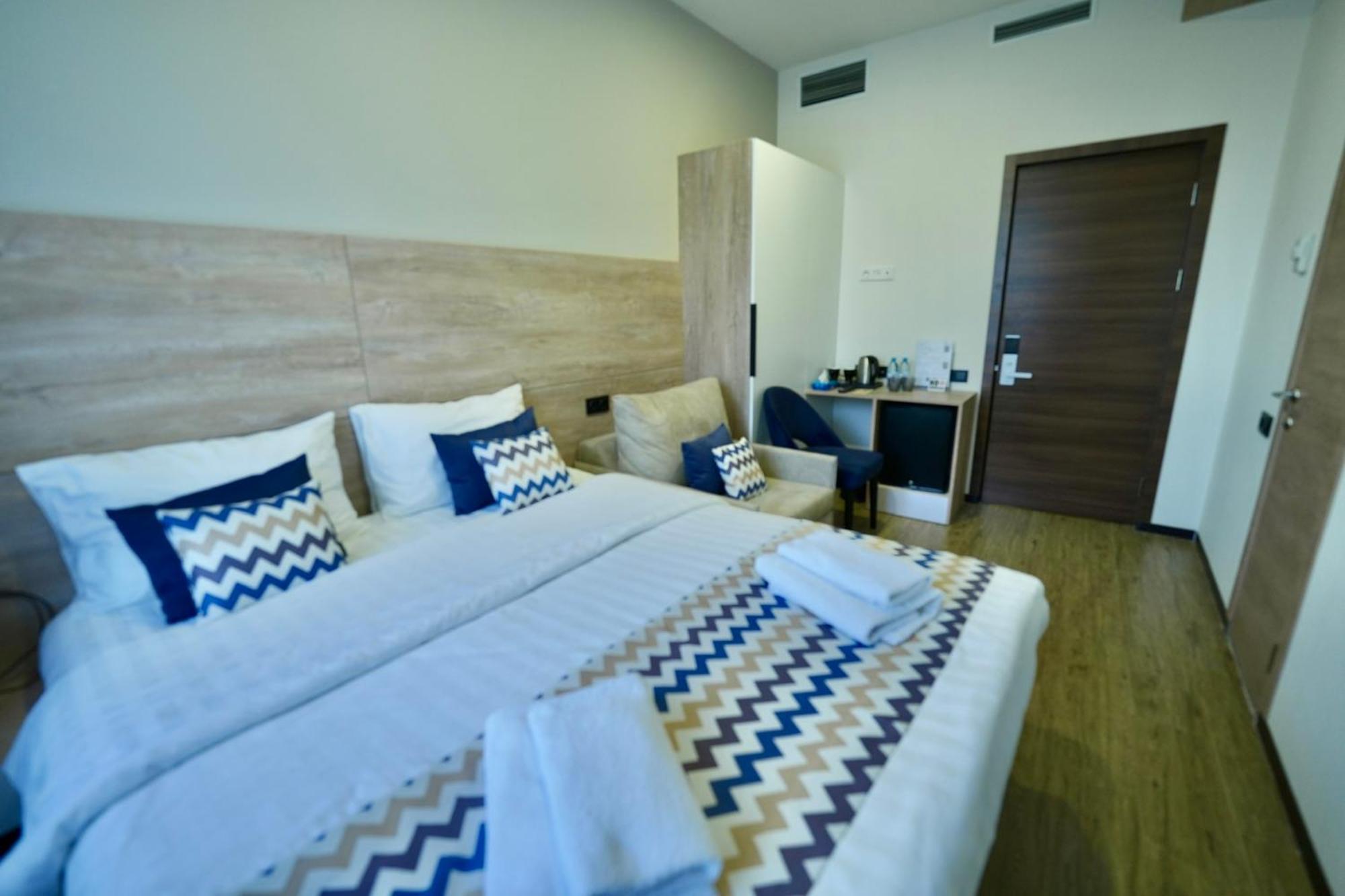 4Guest Hotel Yerevan Ngoại thất bức ảnh
